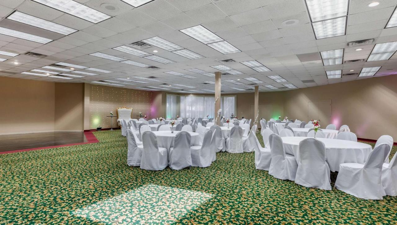 Magnuson Grand Hotel And Conference Center Tyler Exterior photo