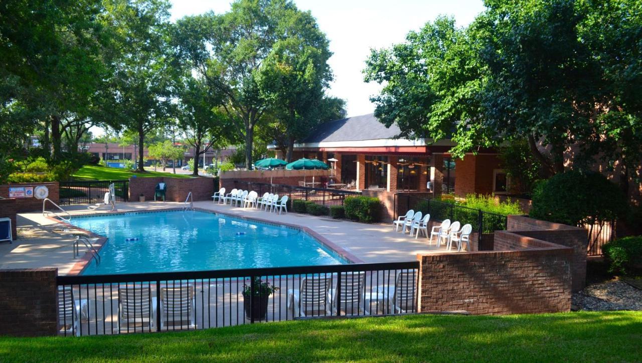 Magnuson Grand Hotel And Conference Center Tyler Exterior photo
